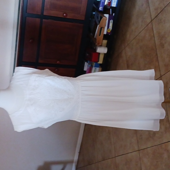 Gianni Bini- Little White Dress - Picture 3 of 16